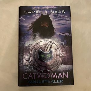 Book: Catwoman Soulsteeler by Sarah J Maas
